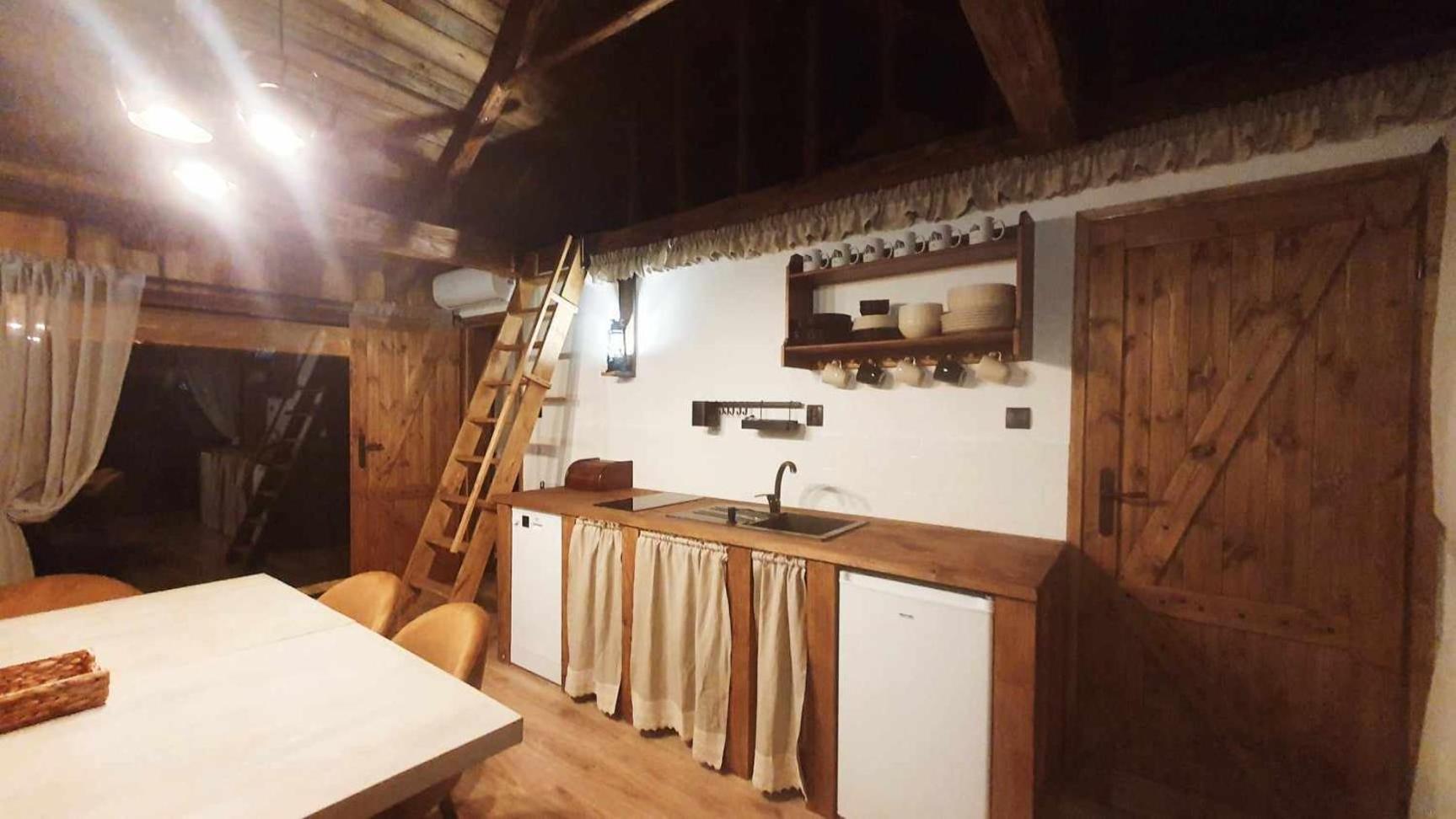 Jaskowa Stodola Apartment Adamow (Zamosc)